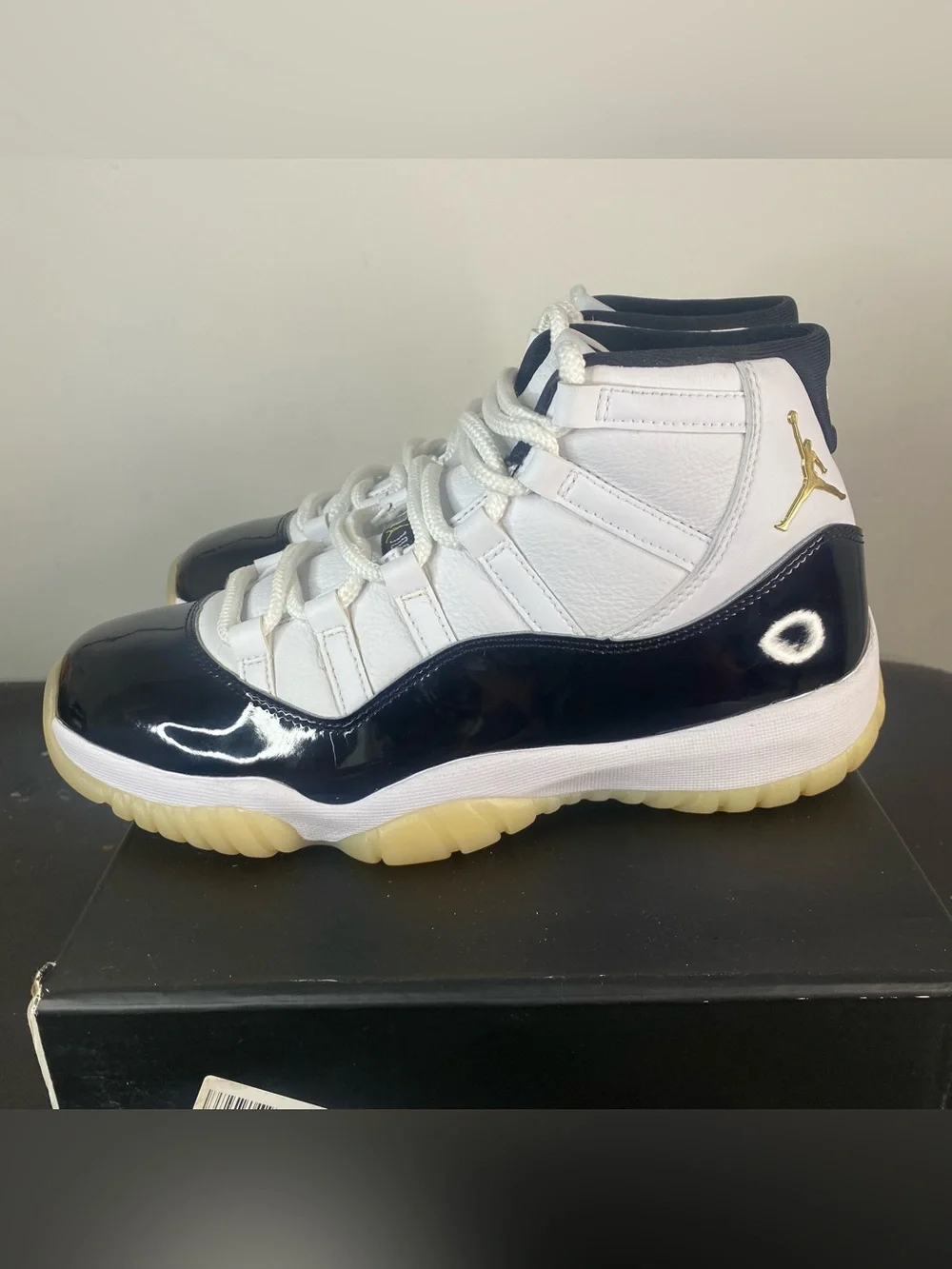 Jordan 11 “Gratitude” Size 9.5